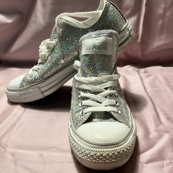 Converse Shoes - Converse Lo-Top Sneakers Silver Glitter Women’s Size 8 (514291F)